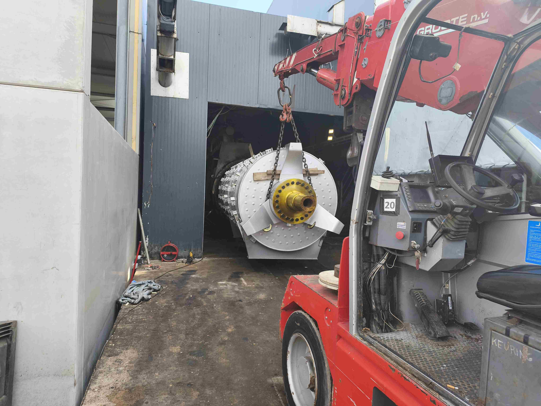 Reparatur und Austausch des Rotors eines industriellen Scheibentrockners
